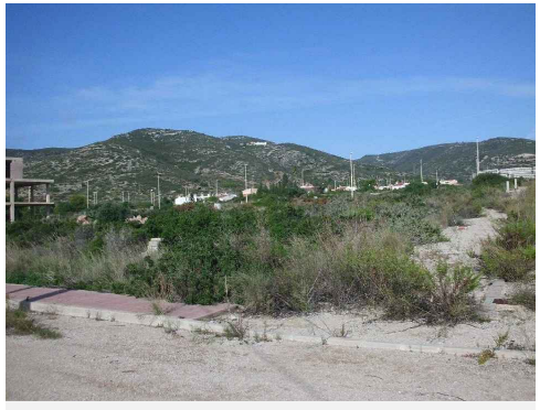 Parcela edificable en Avenida de l'Atzavara, 32. Cabida: 413,91 m2. (Peñíscola) - Imagen 2