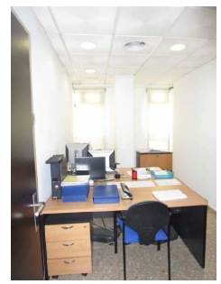 Local en planta semisotano destinado a usos comerciales, sin distribución interior. Superficie: 306,80 m2. (Valencia) - Imagen 13