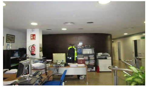 Local en planta semisotano destinado a usos comerciales, sin distribución interior. Superficie: 306,80 m2. (Valencia) - Imagen 14