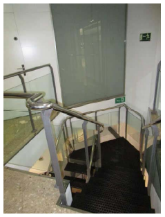 Local en planta semisotano destinado a usos comerciales, sin distribución interior. Superficie: 306,80 m2. (Valencia) - Imagen 8